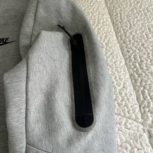 Nike tech - Picture 3 of 5